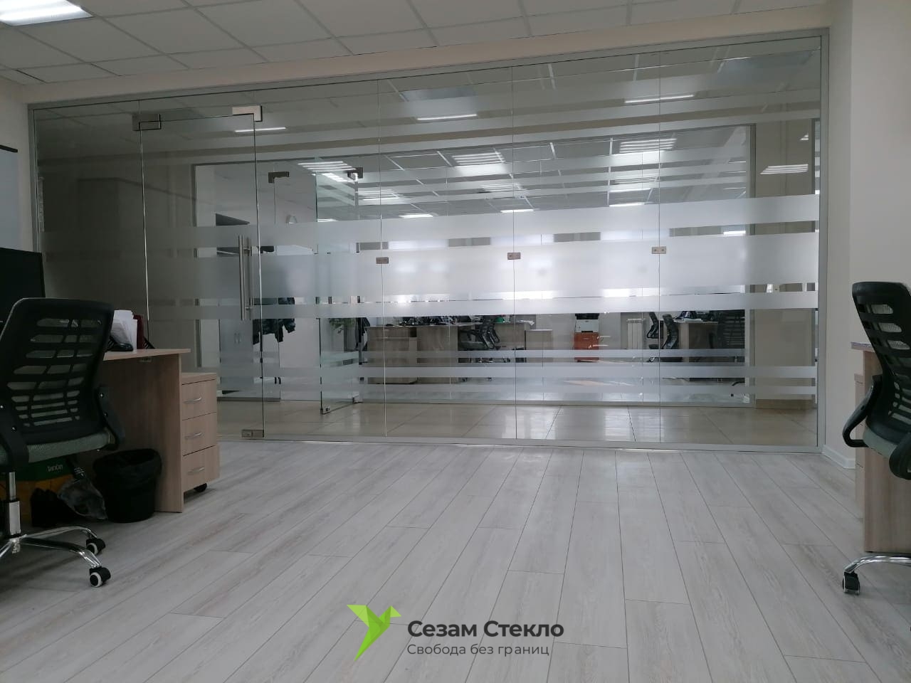 Цельностеклянные перегородки