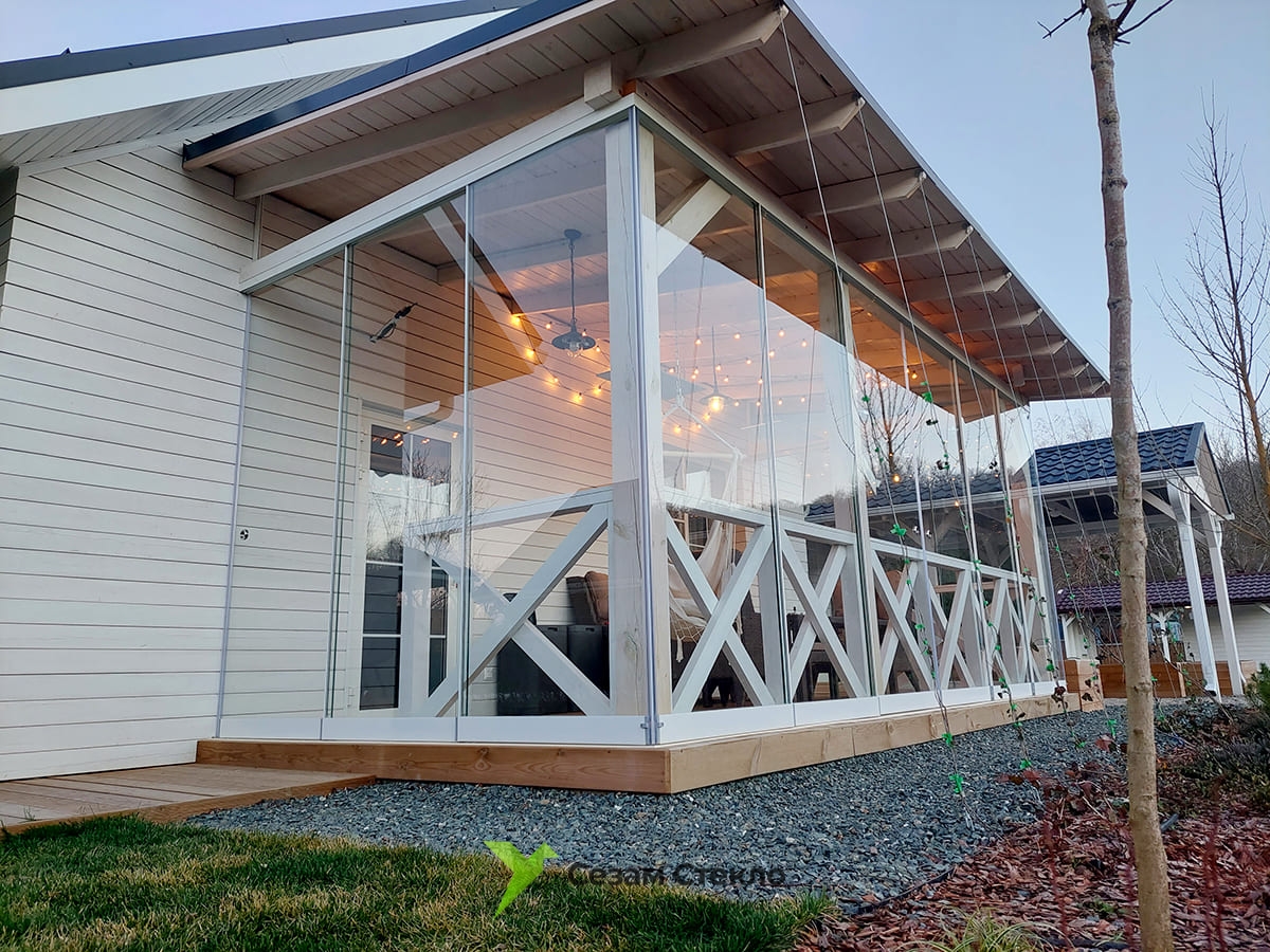 Безрамное остекление террас — база Flera Hus