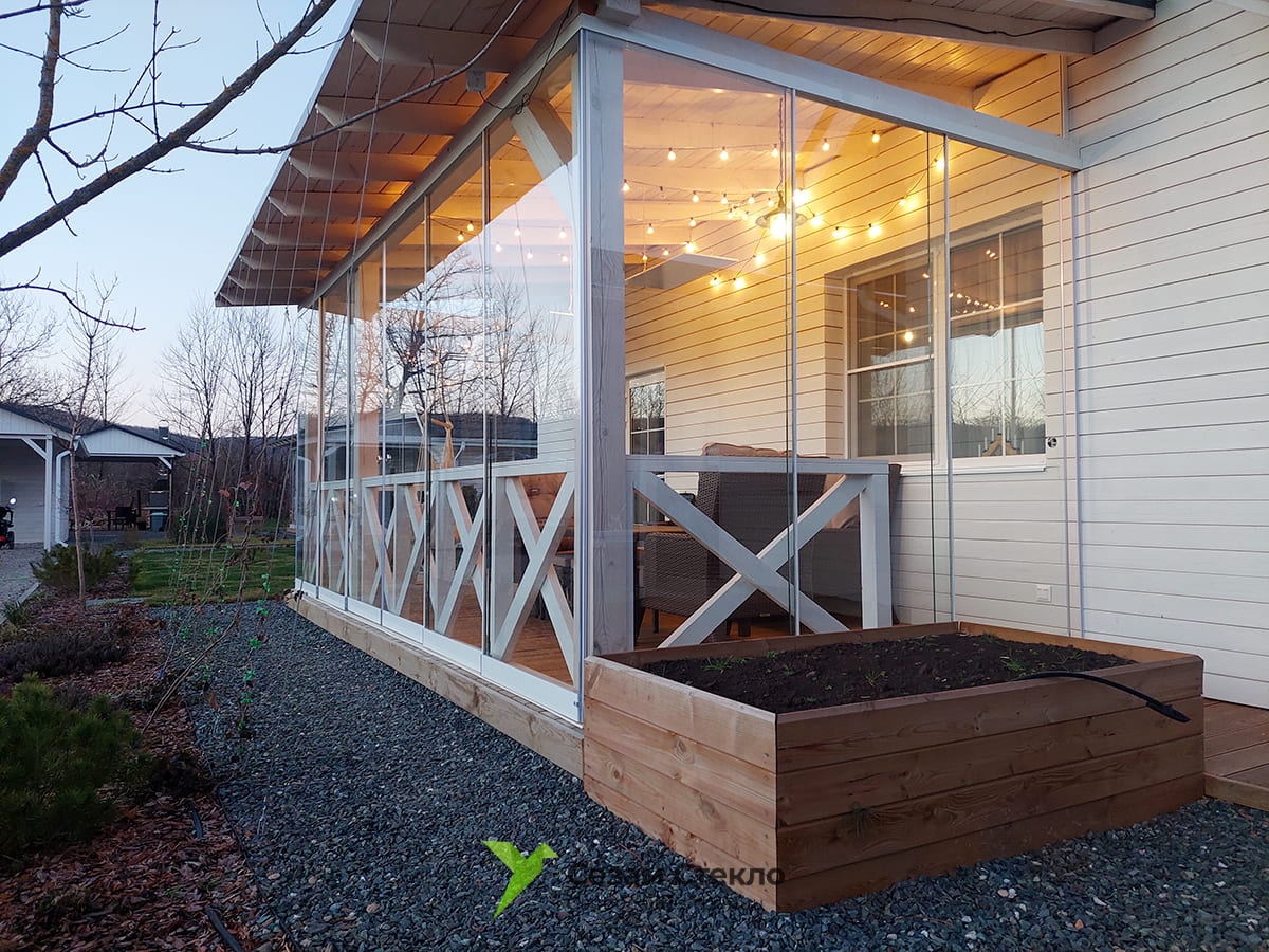 Безрамное остекление террас — база Flera Hus